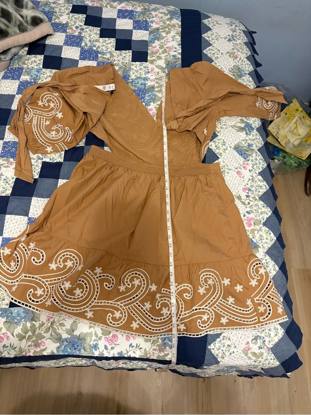 NWT Express Embroidered Eyelet
V-Neck Tie Back Mini Dress 3/4 sleeves Size L. - Picture 11 of 14